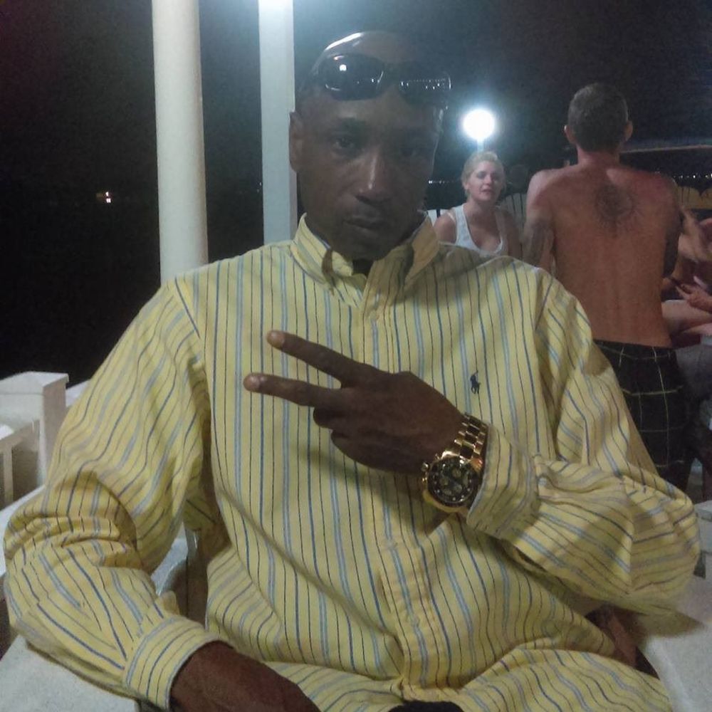 Meet your Posher, Everett